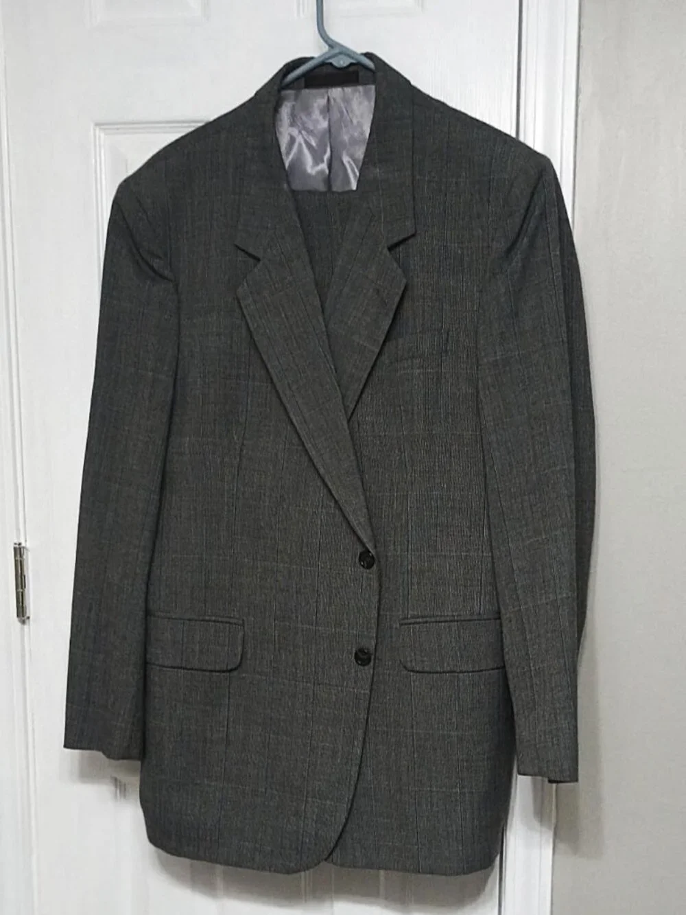 Yorkshire LTD Men Gray 2 Piece Suit 44L